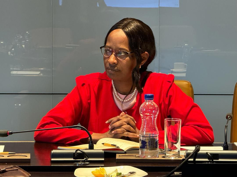 ክብርት ወ/ሮ አልማዝ መሰለ ማሳ                